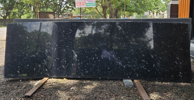 R black granite