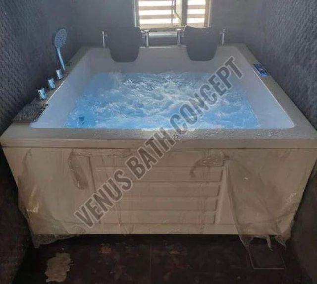 Bathroom Jacuzzi Bathtub
